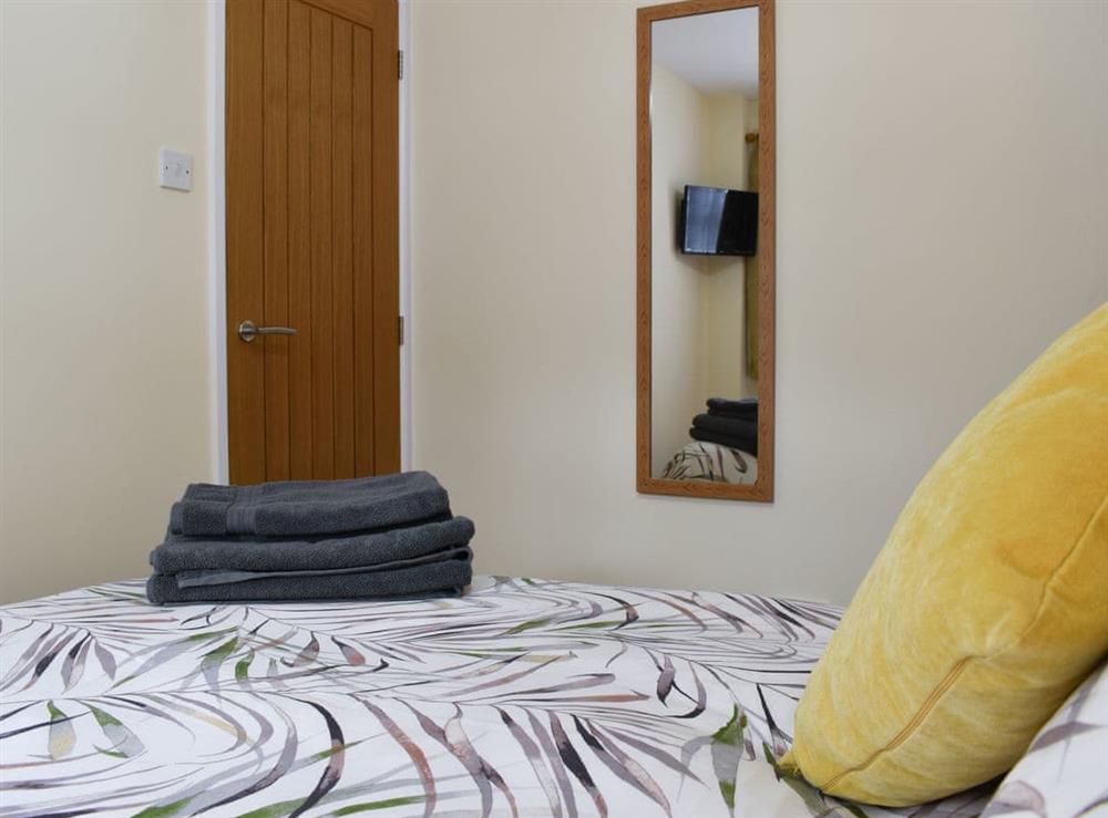 Double bedroom (photo 6) at Rose Corner in Topsham, near Exeter, Devon