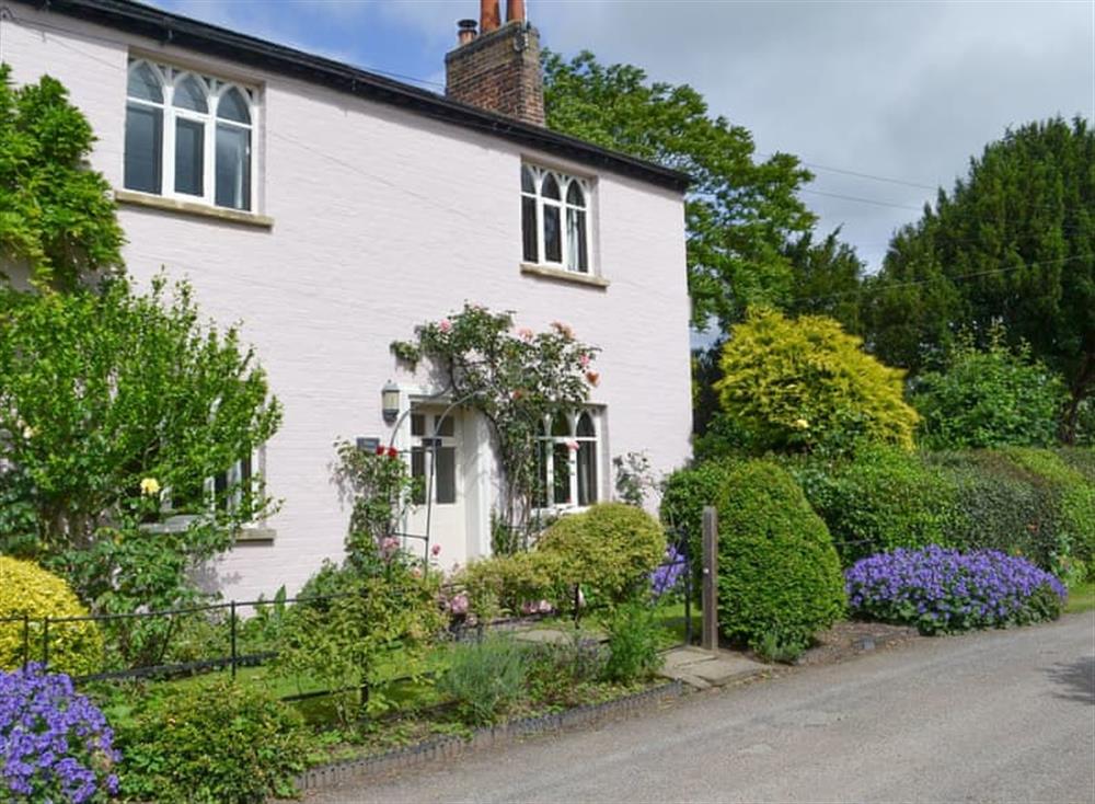 Rose Cottage in CarltononTrent, near Newark, Nottinghamshire sleeps 5