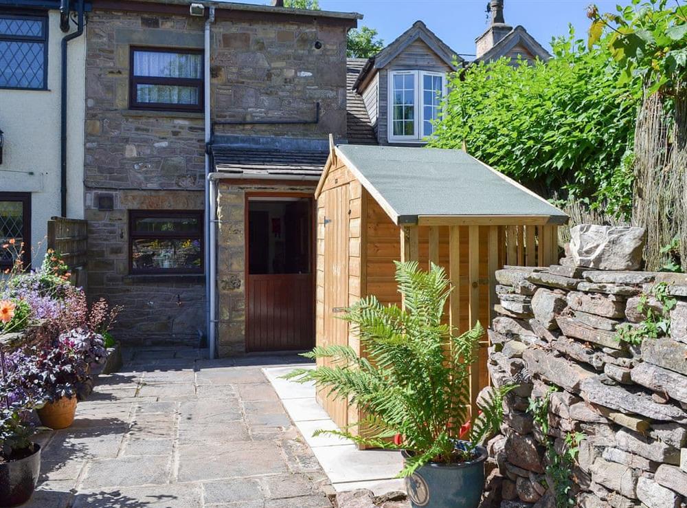 Attractive, terraced stone built cottage with stunning view over Combs Reservoir