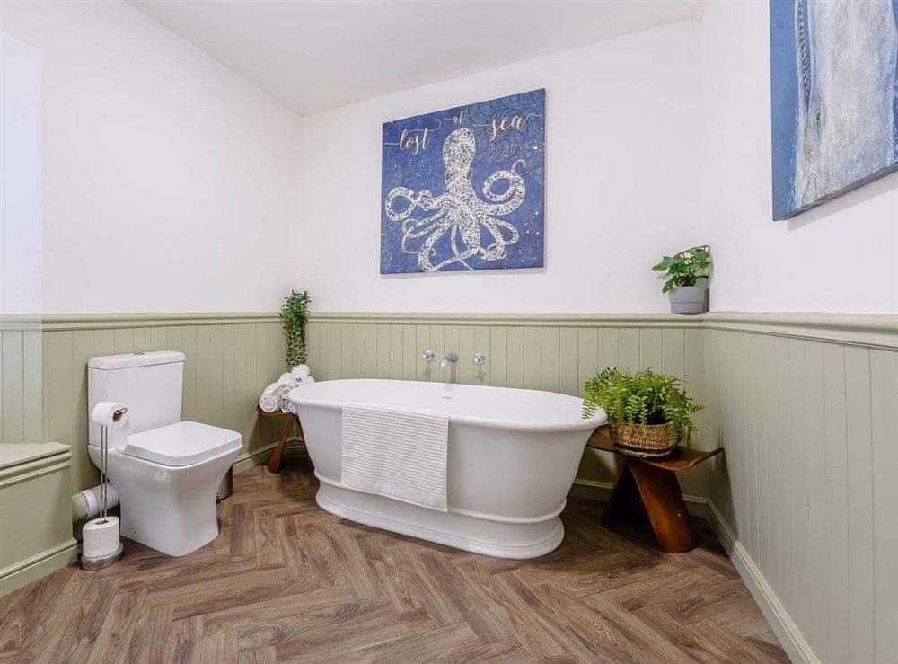 Bathroom at Rose Cottage in Goodwick, Dyfed