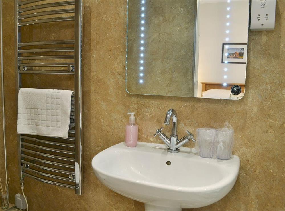 En-suite with shower cubicle at Rose Cottage in Norham, near Berwick-upon-Tweed, Northumberland
