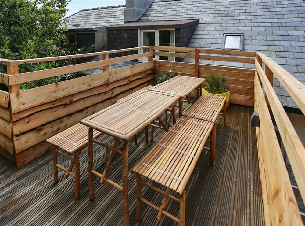 Outdoor eating area at Rose Hill in Barmouth, Gwynedd