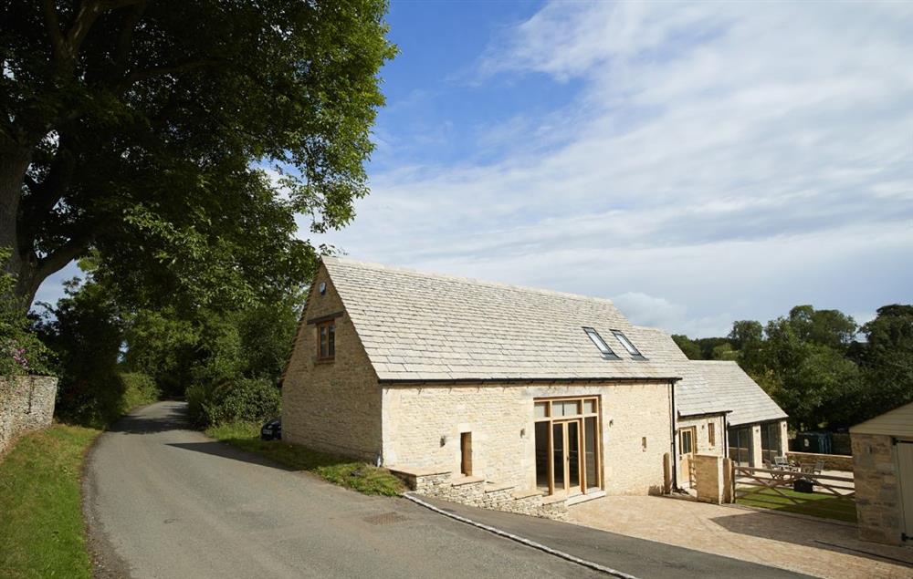 Rosebank Barn is set in rolling countryside on the edge of the enchanting village of Ablington, close to Bibury, in the Cotswolds Area of Outstanding Natural Beauty