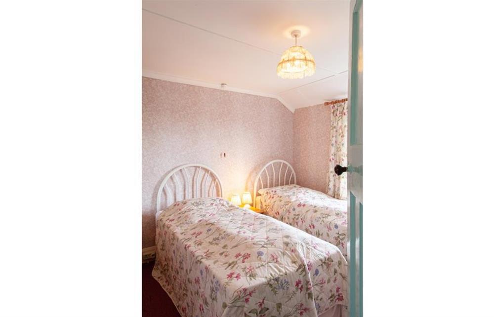 Twin bedroom at Roseberry Cottage in Tintagel