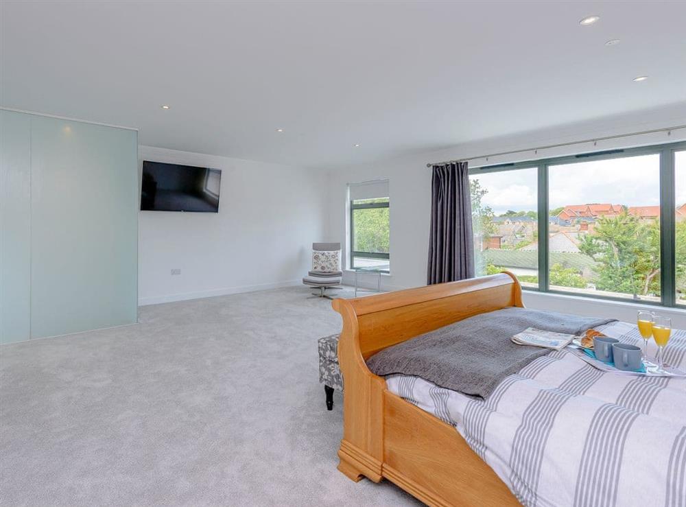Spacious double bedroom (photo 2) at Rosedene in Freshwater, near Totland, Isle of Wight