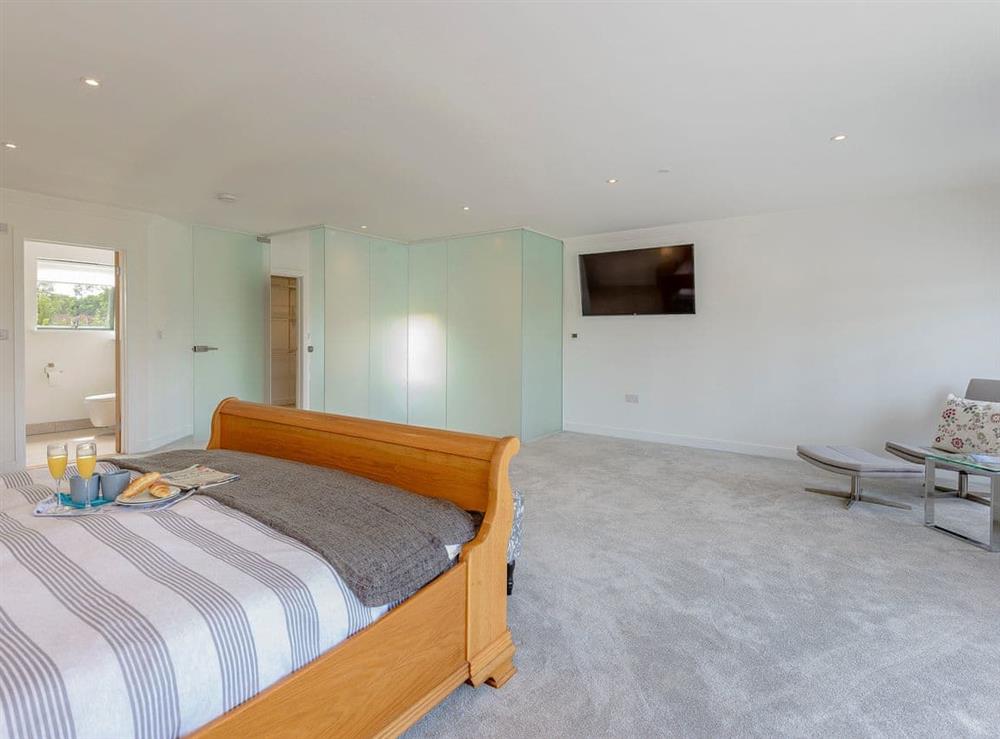 Spacious double bedroom (photo 3) at Rosedene in Freshwater, near Totland, Isle of Wight