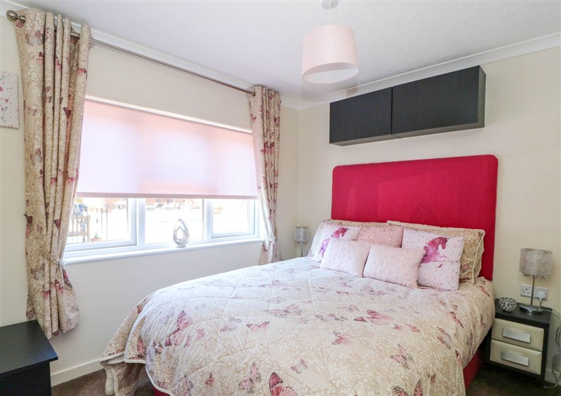 One of the 2 bedrooms (photo 4) at RoseGrace Lodge, Auchterarder