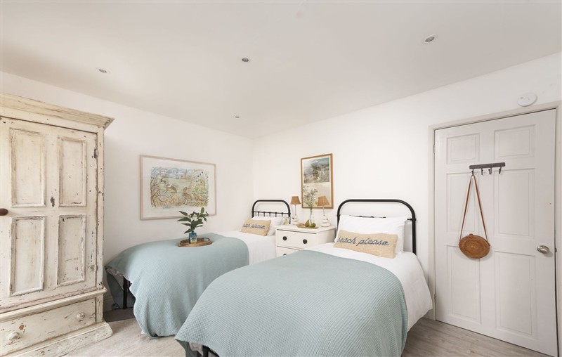 A bedroom in Rosehendra at Rosehendra, Cornwall