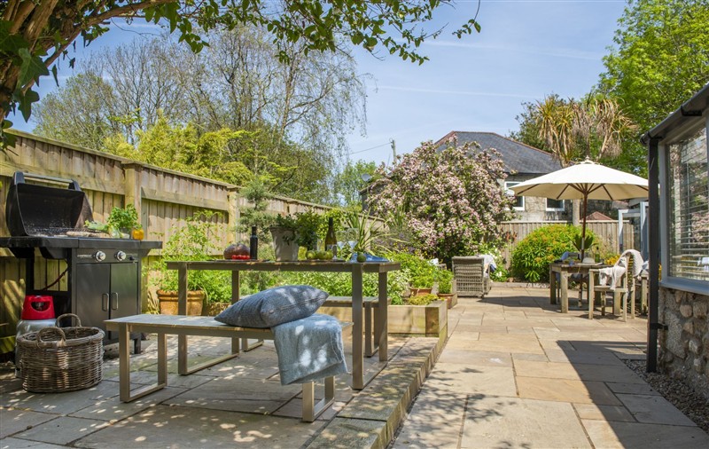 Enjoy the garden at Rosehendra, Cornwall