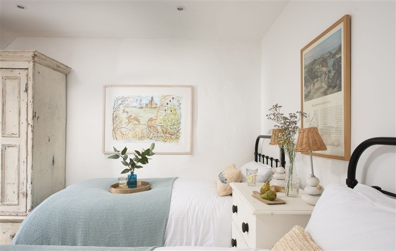 This is a bedroom (photo 2) at Rosehendra, Cornwall