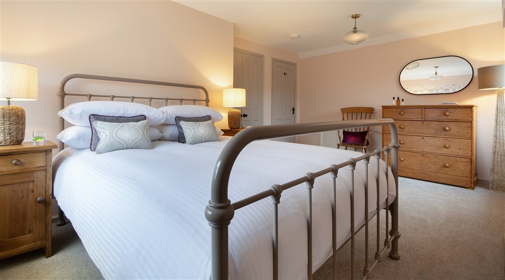 The double bedroom at Roseland Porth Farm Cottage in Truro, Cornwall