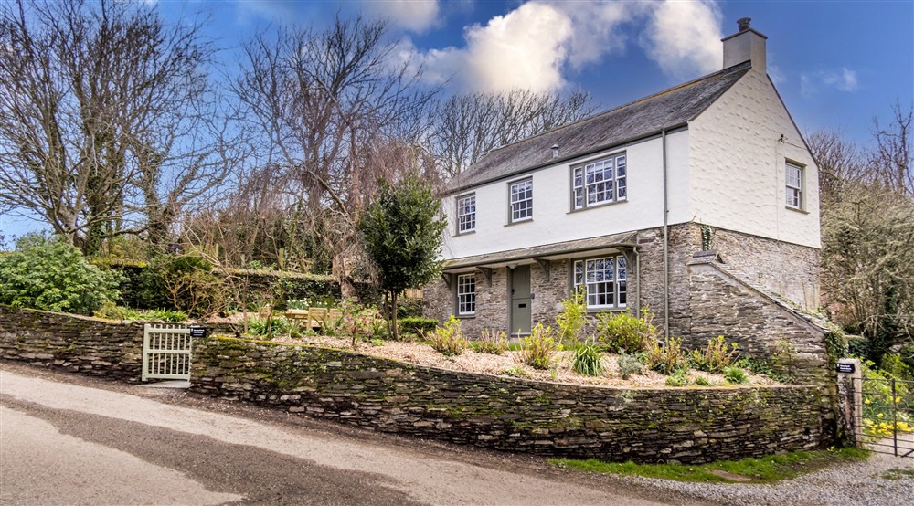 The exterior of Roseland Porth Farm Cottage, Cornwall (photo 2) at Roseland Porth Farm Cottage in Truro, Cornwall