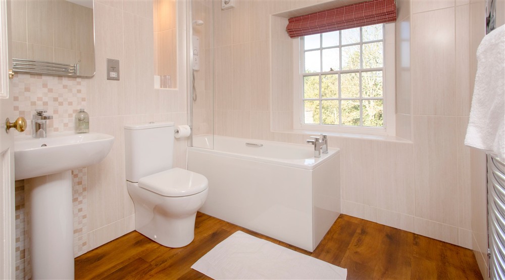 The bathroom at Roseland Porth Farm House in Roseland, Cornwall