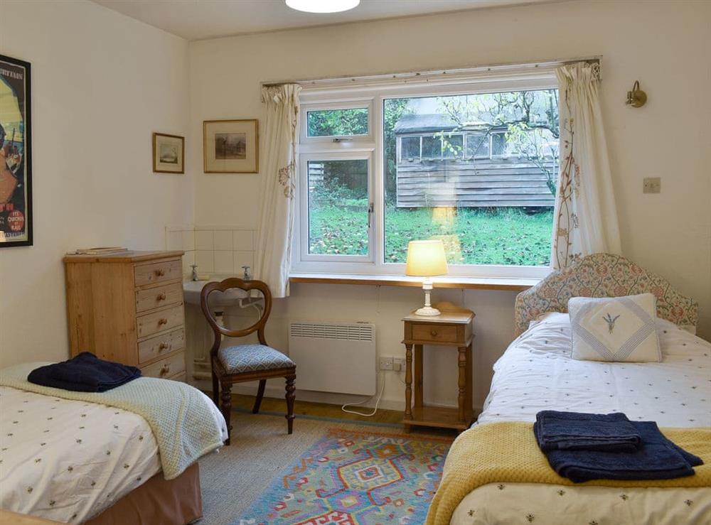 Twin bedroom at Roselands in Dorchester, Dorset
