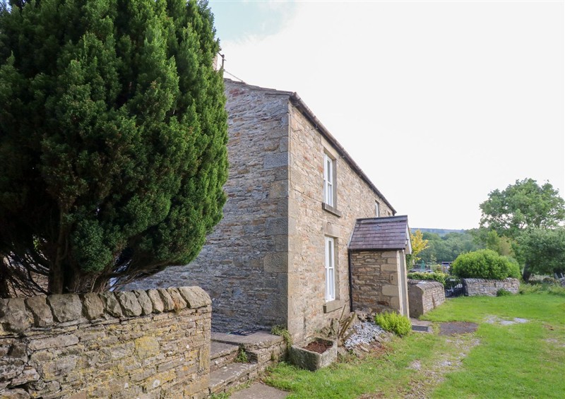 Enjoy the garden at Rosemary Cottage, Redmire near Leyburn
