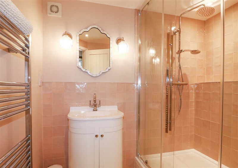 This is the bathroom at Roses Stable, Bodrean near Truro
