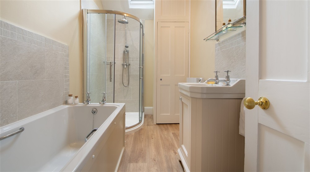The bathroom at Rosetta Cottage in Cowes, Isle Of Wight