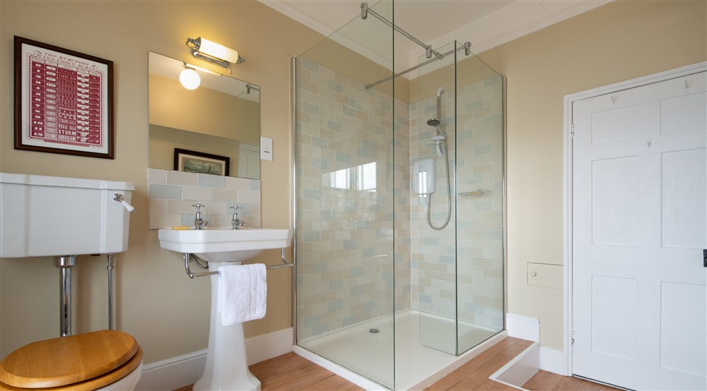 The shower room at Rosetta Cottage in Cowes, Isle Of Wight
