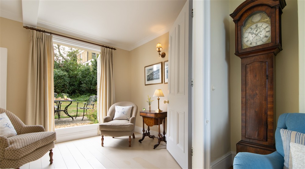 The sunroom at Rosetta Cottage in Cowes, Isle Of Wight