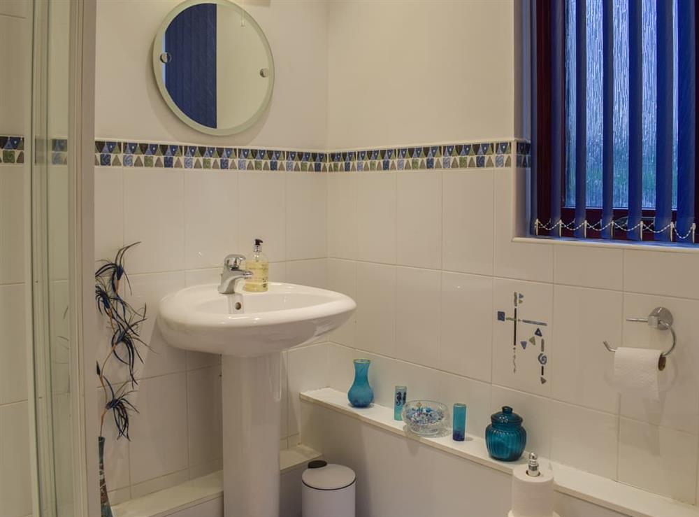 Shower room at Roseville Annex in Cupar, Fife
