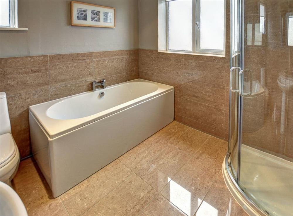 Modern bathroom with separate shower cubicle at Roseworth in Keswick, Cumbria