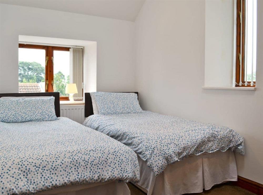 Airy twin bedroom at Roslyn Cottage in Hamsterley, near Wolsingham, Durham