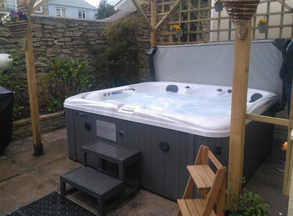 Hot tub (photo 2) at Roslyn in Nancherrow, near St Just, Cornwall