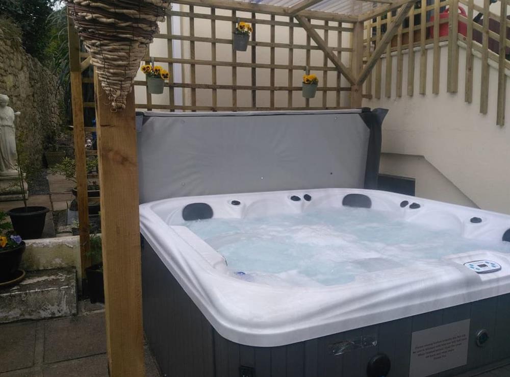 Hot tub at Roslyn in Nancherrow, near St Just, Cornwall