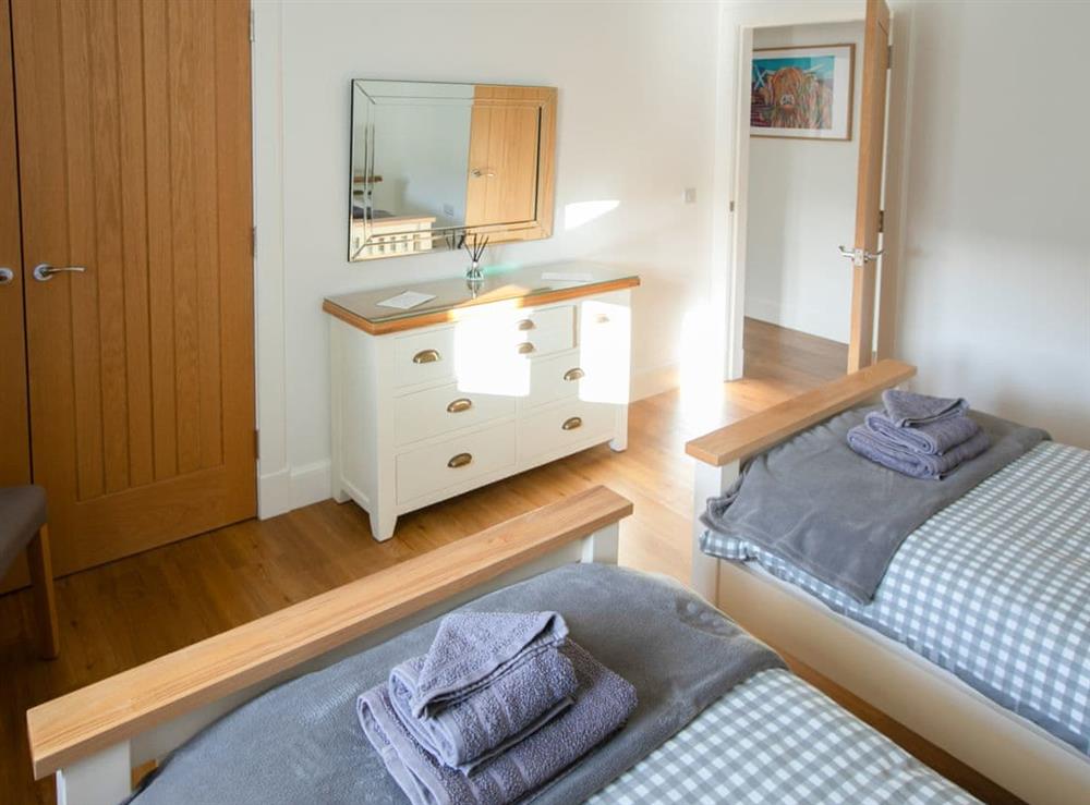 Attractive twin bedroom at Rossie Cottage in Auchterarder, near Gleneagles Village, Perthshire