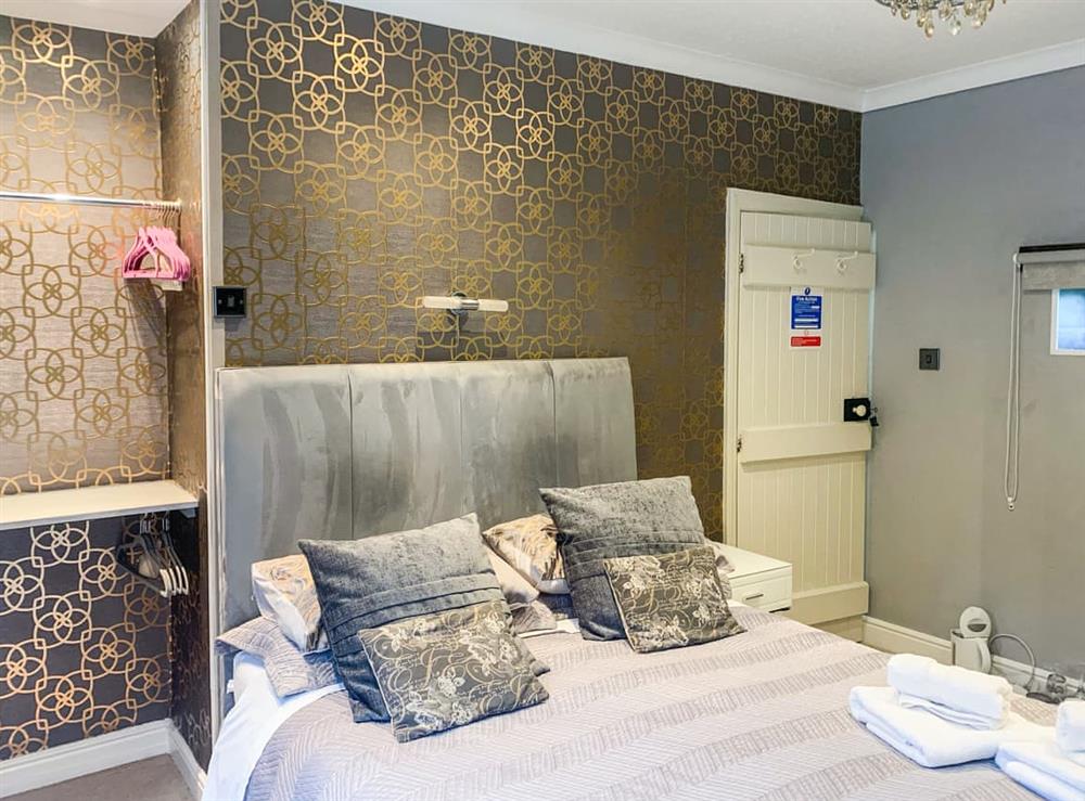 Double bedroom at Rotherleigh in Darley Dale, Derbyshire