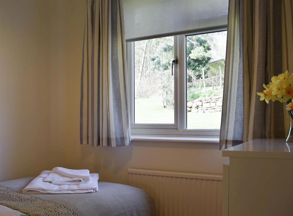 Single bedroom (photo 2) at Roundhill in near Chipping Warden, Northamptonshire, England