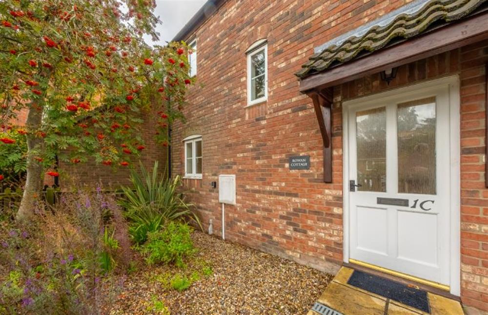Rowan Cottage: A semi-detached cottage, situated in the gorgeous Georgian town of Holt at Rowan Cottage, Holt