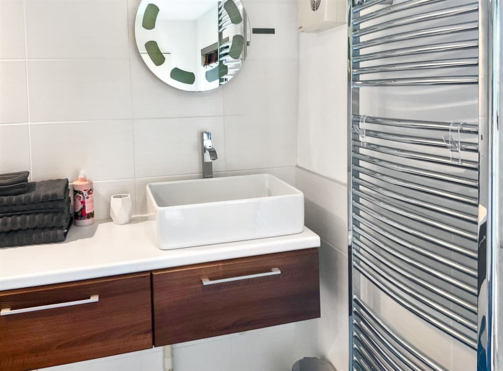 Bathroom at Rowdecroft Farm Cottage in Rowde, Wiltshire