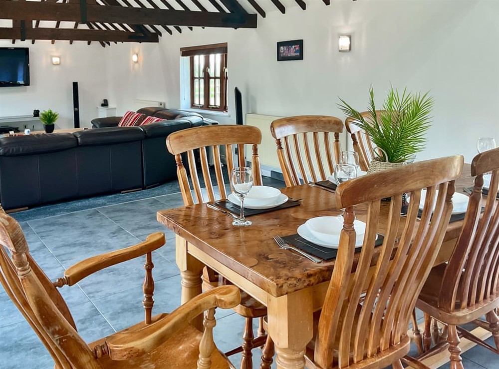 Kitchen/diner at Rowdecroft Farm Cottage in Rowde, Wiltshire