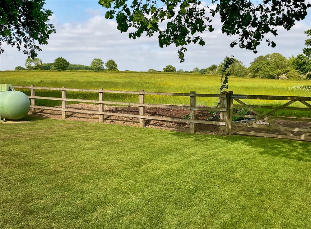 Outdoor (photo 4) at Rowdecroft Farm Cottage in Rowde, Wiltshire