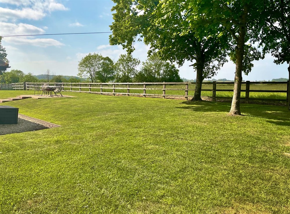 Outdoor at Rowdecroft Farm Cottage in Rowde, Wiltshire