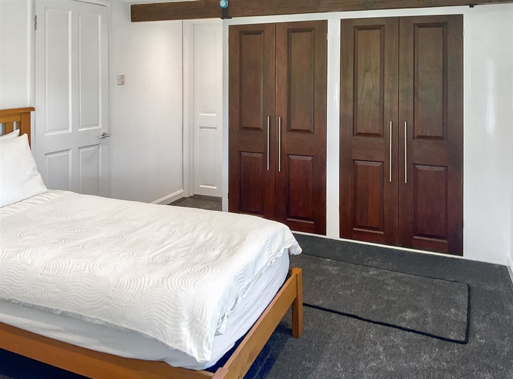 Twin bedroom (photo 2) at Rowdecroft Farm Cottage in Rowde, Wiltshire