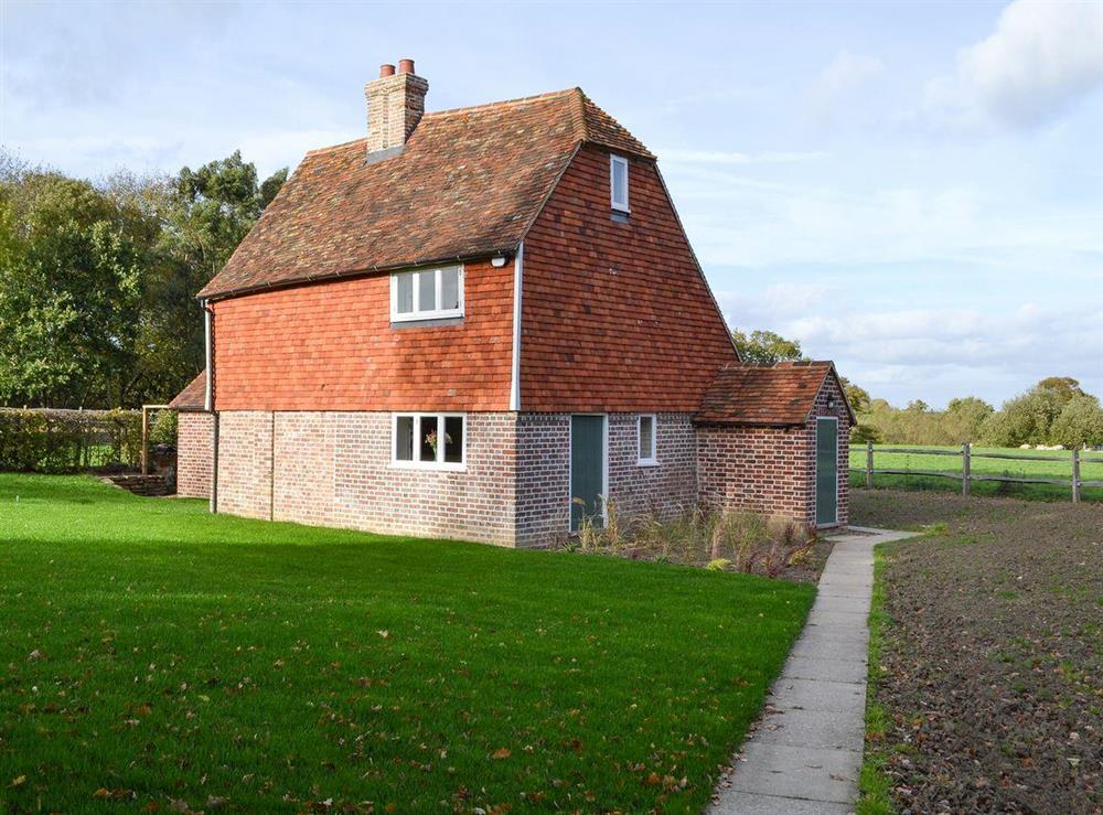 Beautifully renovated, detached cottage at Rowley Plain Cottage in Brenchley, near Royal Tunbridge Wells, Kent