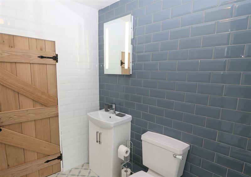 The bathroom at Royal Oak Cottage, Amlwch Port