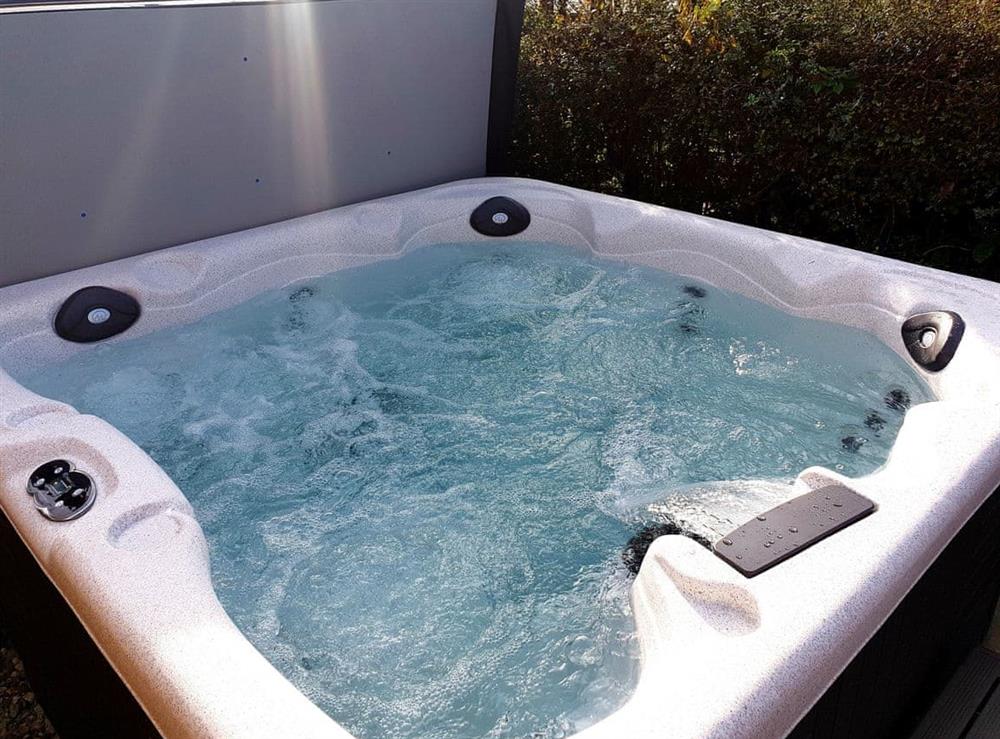 Hot tub at Rubys Cottage in Crieff, Perthshire