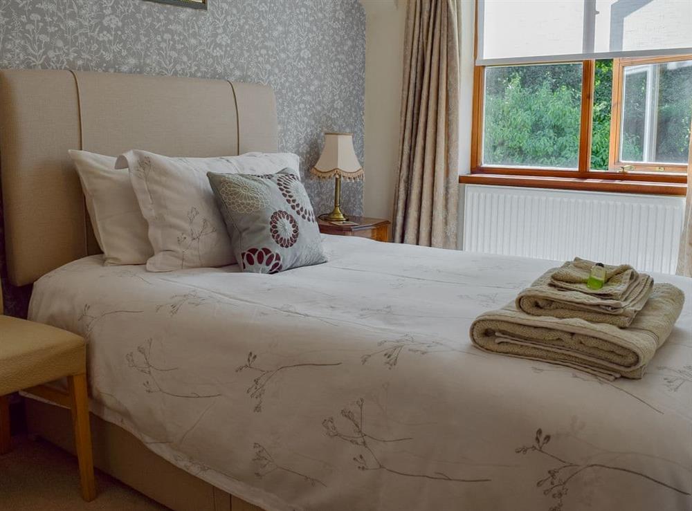 Attractive single bedroom at Russet Cottage in Moreton-in-Marsh, Gloucestershire
