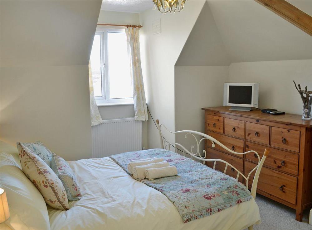 Comfortable double bedroom with en-suite bathroom at Ryndle Corner in Scarborough, North Yorkshire