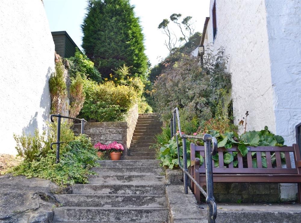 Sailors Cottage in Cramond Village, near Edinburgh, Midlothian sleeps 6
