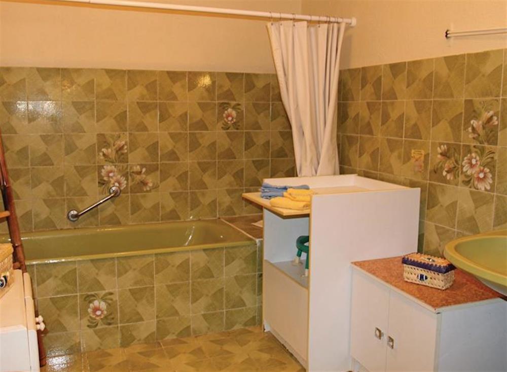 SaintApollinaireDeRias in SaintApollinairedeRias , France sleeps 6