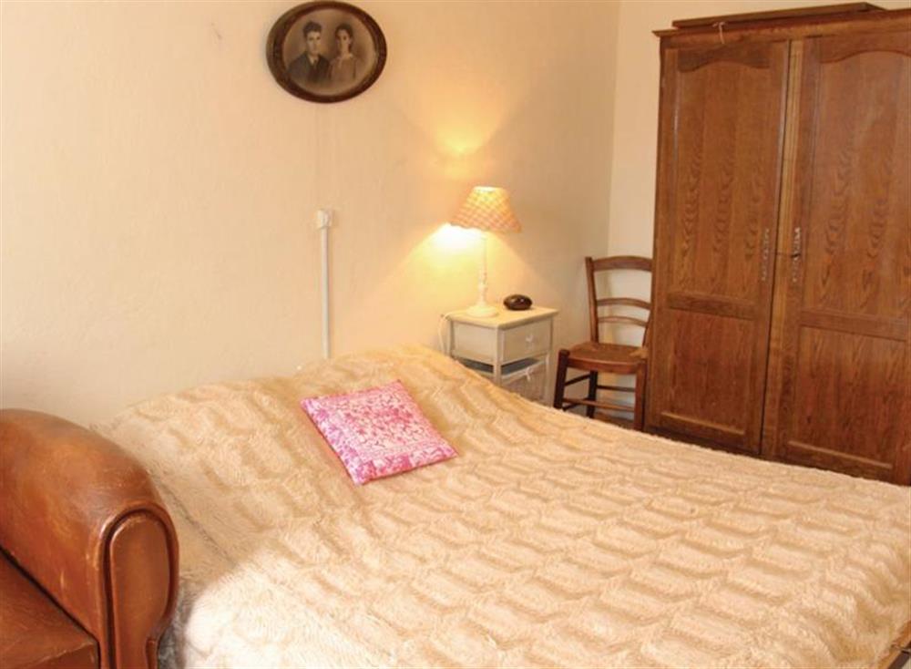 SaintApollinaireDeRias in SaintApollinairedeRias , France sleeps 6