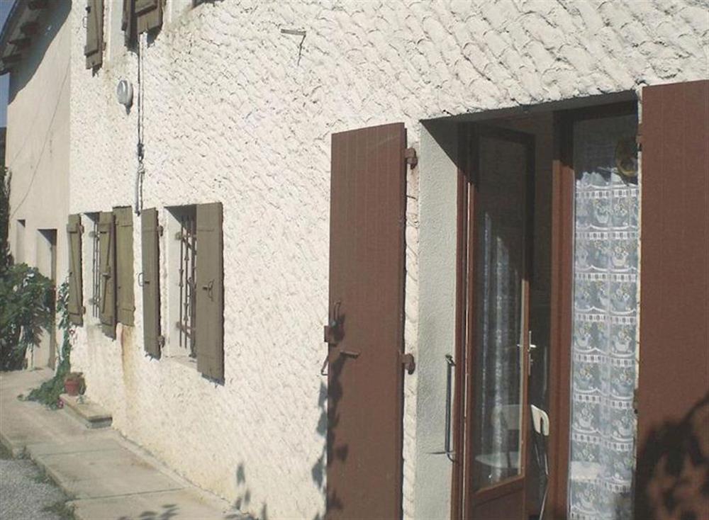 SaintApollinaireDeRias in SaintApollinairedeRias , France sleeps 6