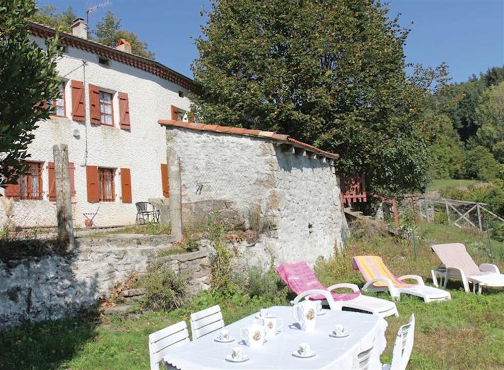 SaintApollinaireDeRias in SaintApollinairedeRias , France sleeps 6