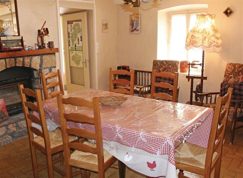 SaintApollinaireDeRias in SaintApollinairedeRias , France sleeps 6