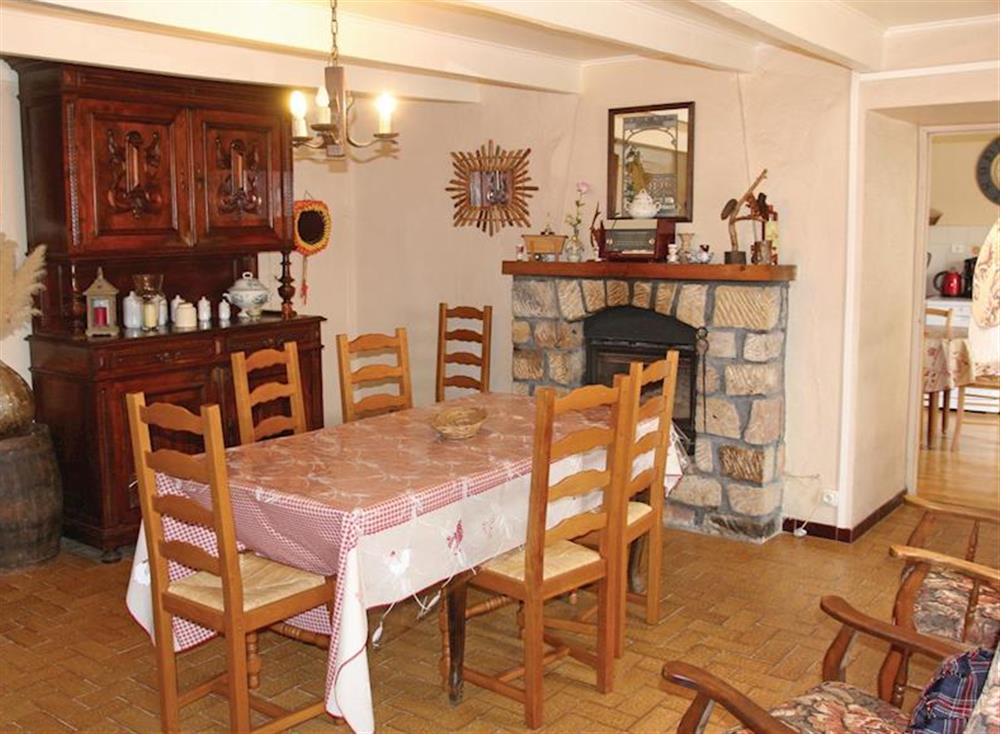 SaintApollinaireDeRias in SaintApollinairedeRias , France sleeps 6