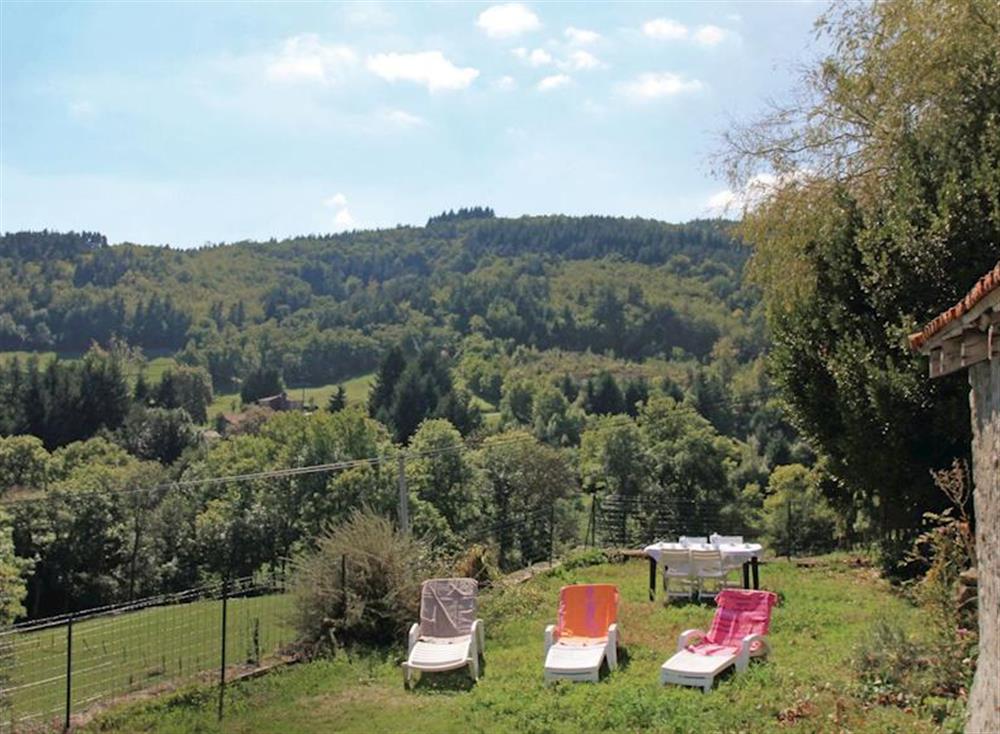 SaintApollinaireDeRias in SaintApollinairedeRias , France sleeps 6